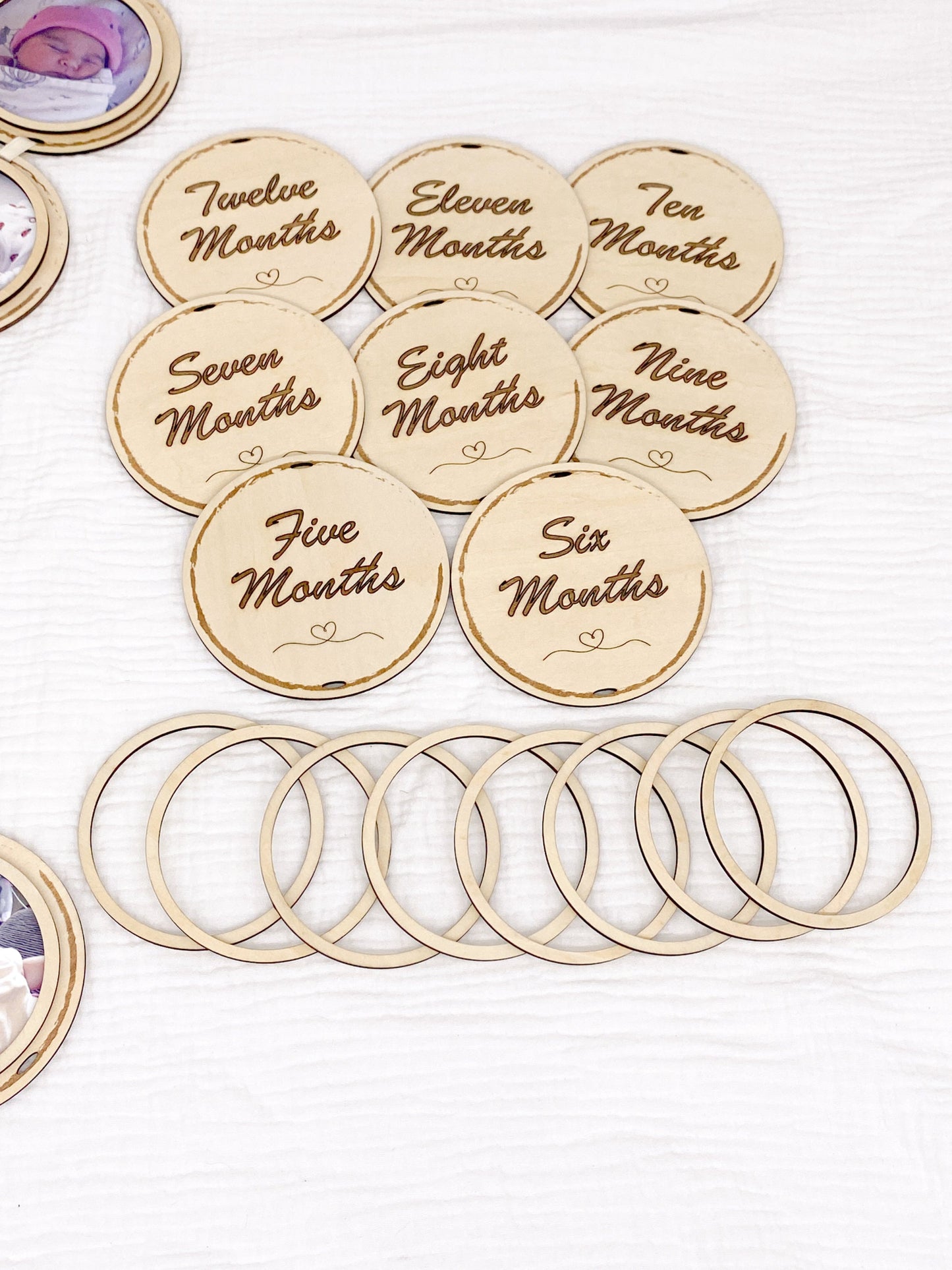 Wooden Baby Milestone Marker Set With 13 Monthly Markers And Matching Photo Frames For Baby's First Year