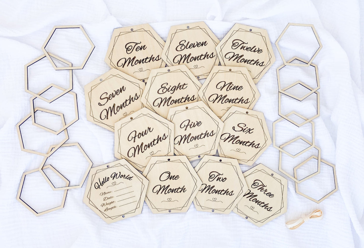 Hexagon Wooden Baby Milestone Marker Set With 13 Monthly Markers And Matching Photo Frames For Baby's First Year