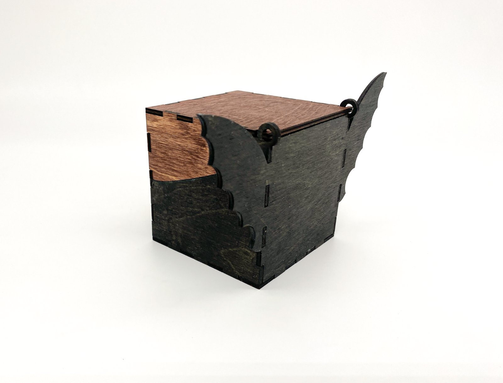 Side view of the mahogney bat box keepsake